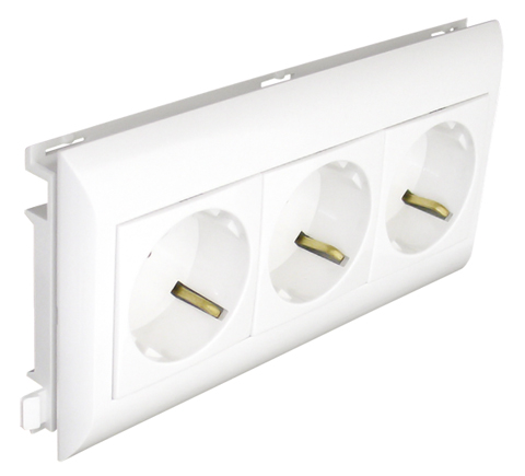 Triple Base Schuko con Protección para Canales con Tapa L75 - 6 Módulos
